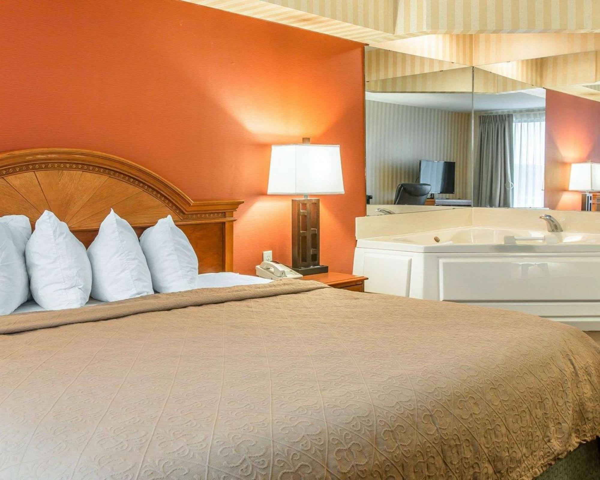 Quality Inn Gaylord Esterno foto